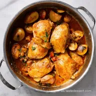 Pollo con Champi&ntilde;ones al Ajillo Receta Espa&ntilde;ola F&aacute;cil