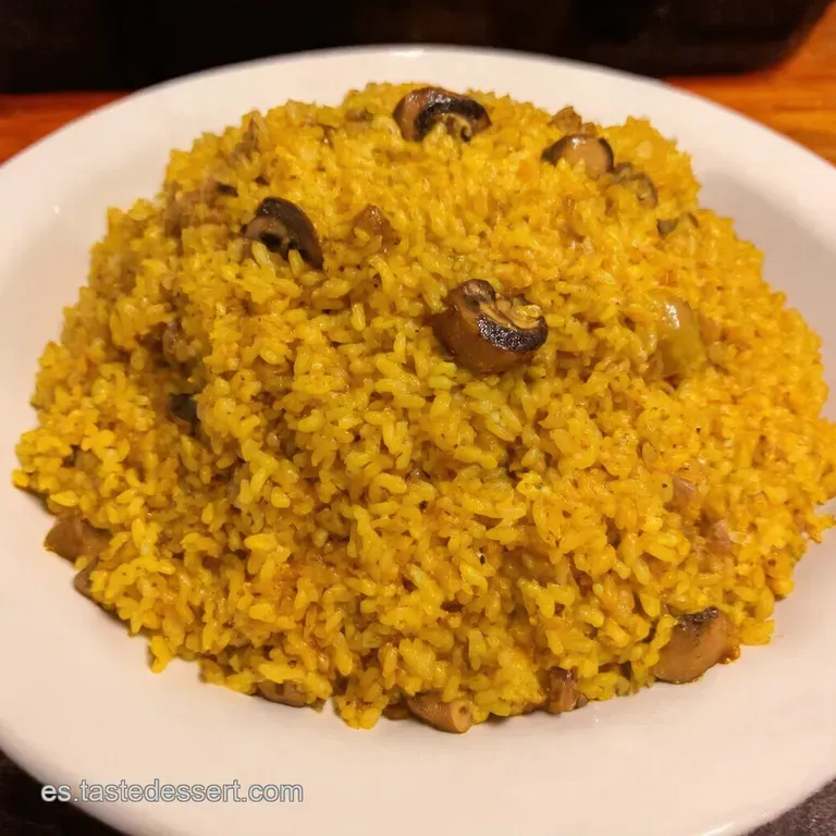 Arroz Cremoso Con Champi&ntilde;ones Un Abrazo En Cada Bocado presentation